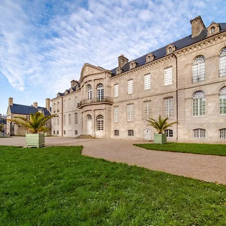 Holiday home Les Caleches De L'hotel De Beaumont *